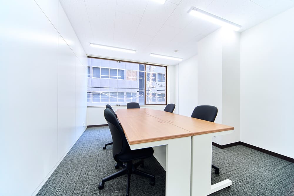 Office space for 6 to 8 people with window - TENSHO OFFICE Yodoyabashi West