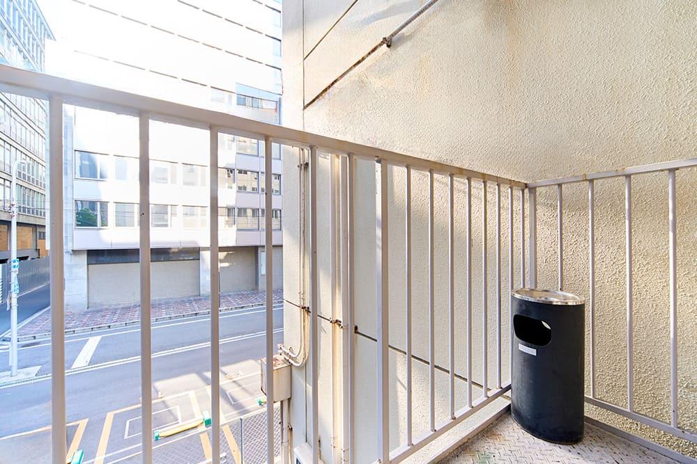 Smoking area - TENSHO OFFICE Yodoyabashi West