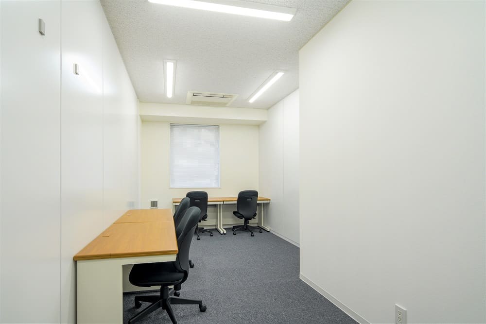 Office space for 6 people with window - TENSHO OFFICE Shinjuku-sanchome