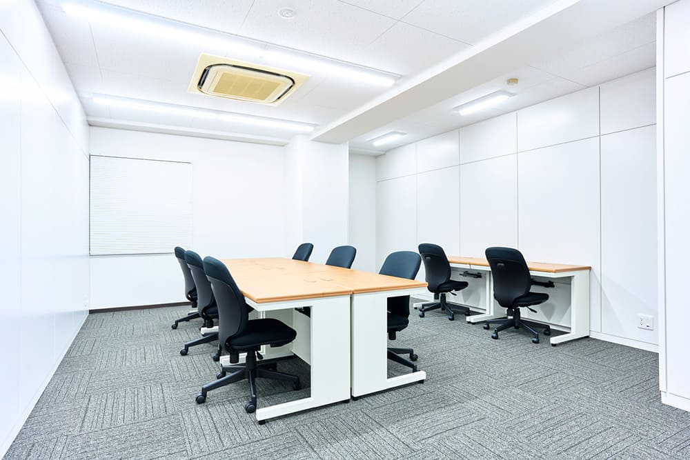 Office space for 10 to 12 people with window - TENSHO OFFICE Shinsaibashi