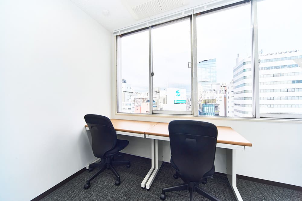 Office space for 2 people with window - TENSHO OFFICE Shinsaibashi