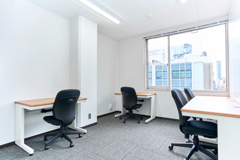 Office space for 4 people with window - TENSHO OFFICE Shinsaibashi