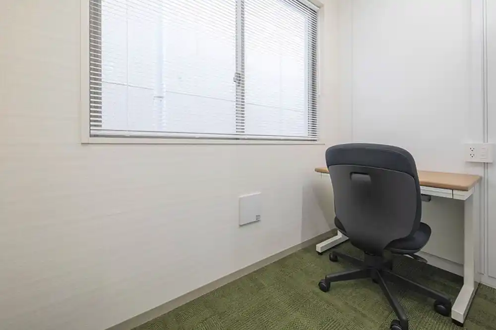 What kind of office is a Booth-type office?