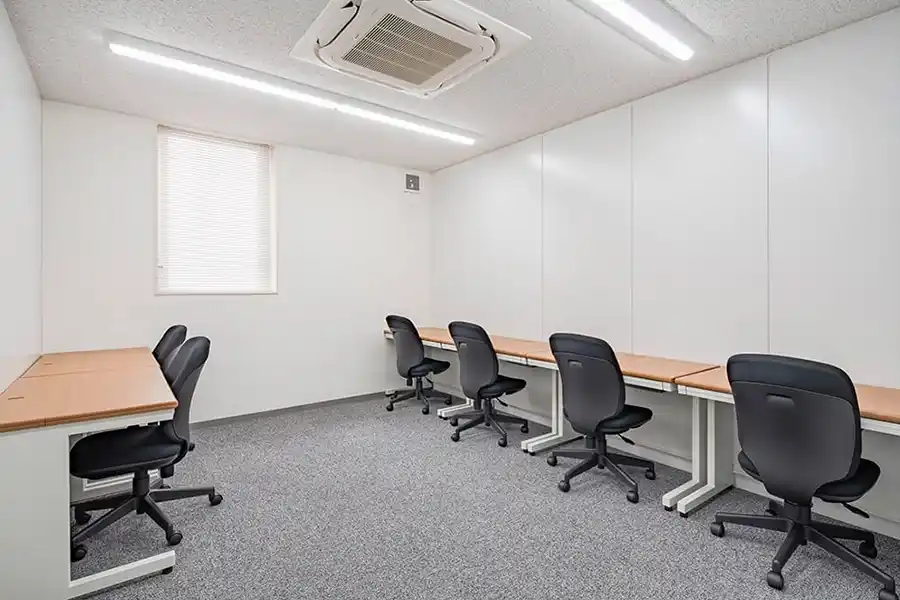 Private rooms for 1 to 10 people or more are available.