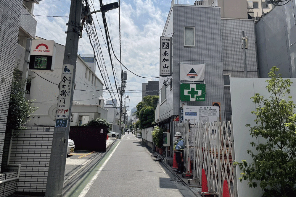 青山一丁目の路地