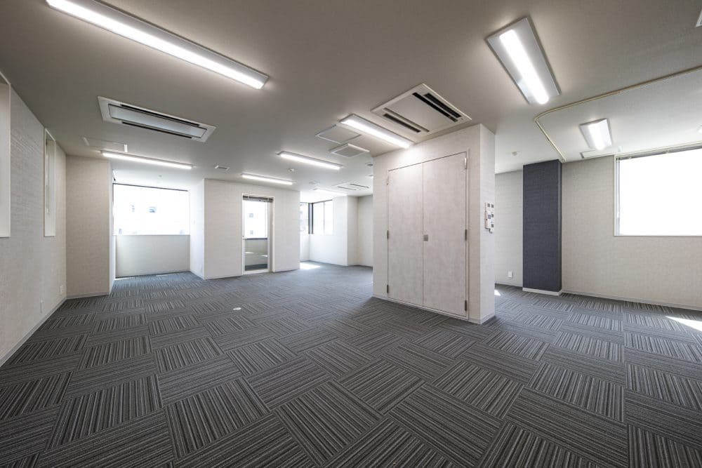 20-30名用窓付き完全個室オフィスー天翔オフィス東新宿