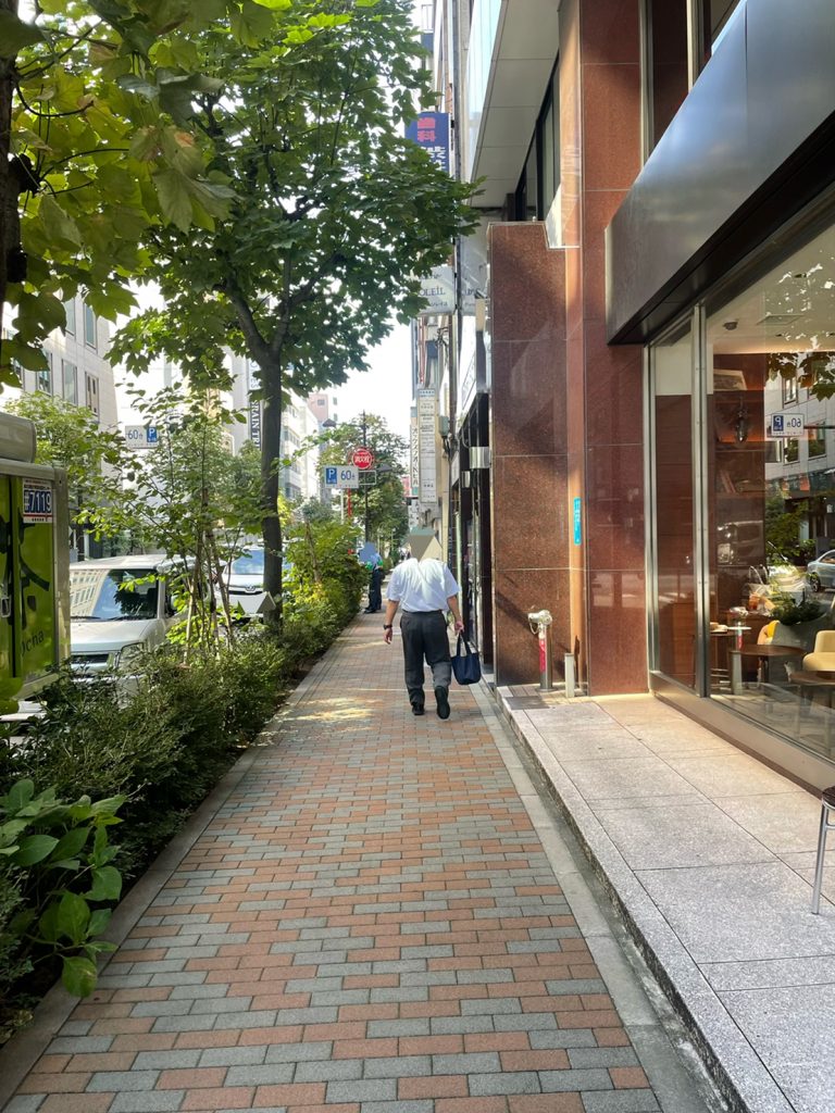 上島珈琲沿いの歩道