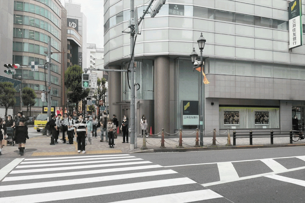 池袋にある三井住友銀行と横断歩道