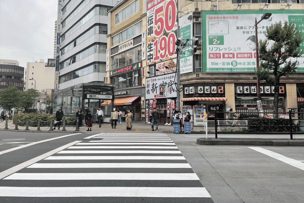 東京メトロ池袋駅C6出口前にある横断歩道