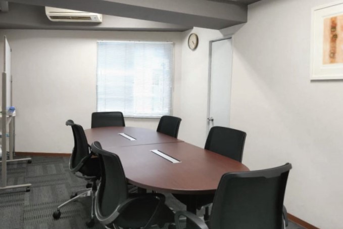 無料で使える6名用会議室ー天翔オフィス大塚