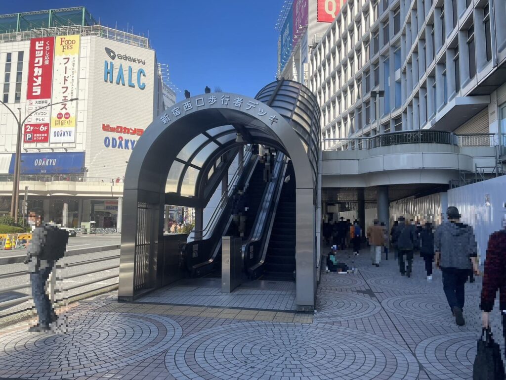 新宿西口歩行者デッキ