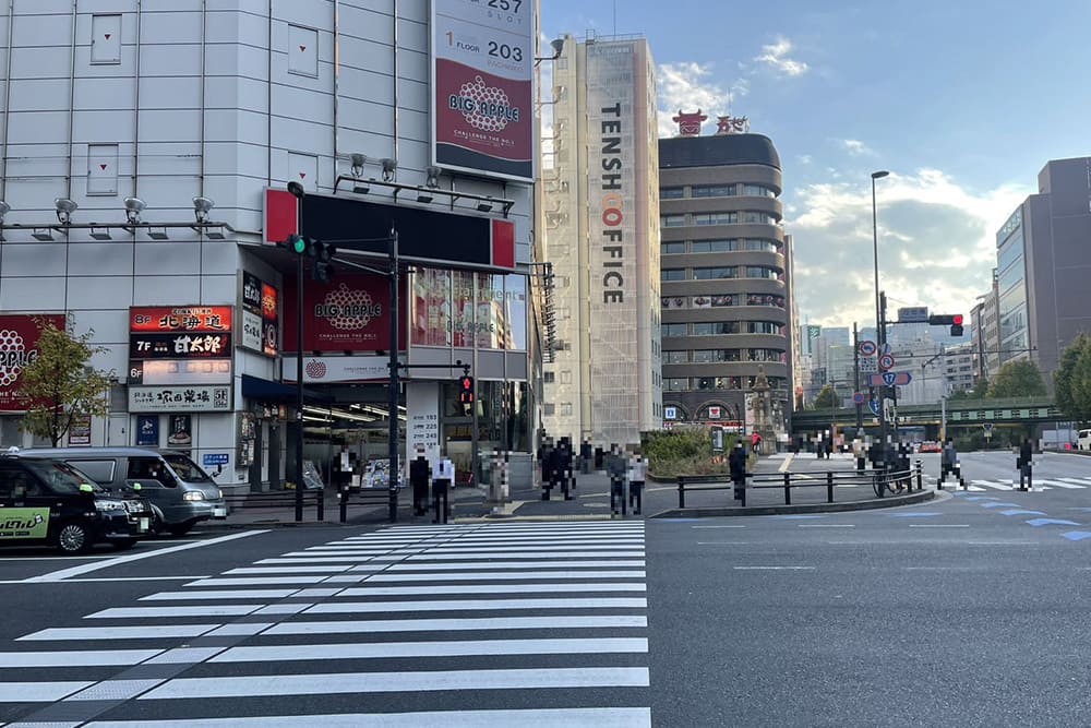 天翔オフィス秋葉原万世橋と横断歩道