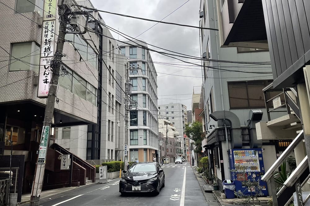 ラーメン奥羽軒を曲がったところの路地