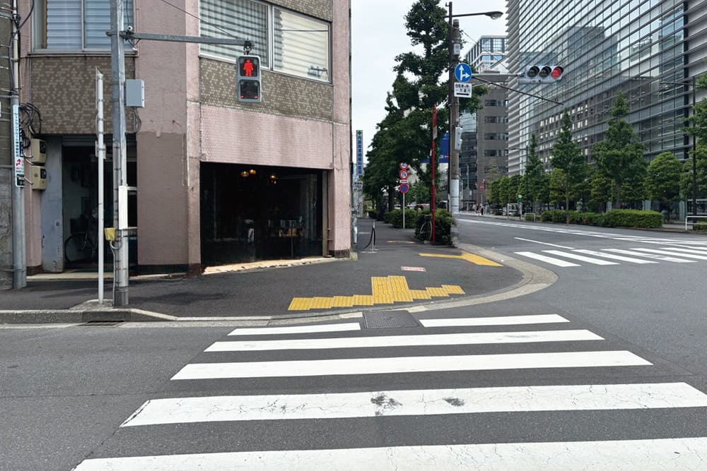 横断歩道。