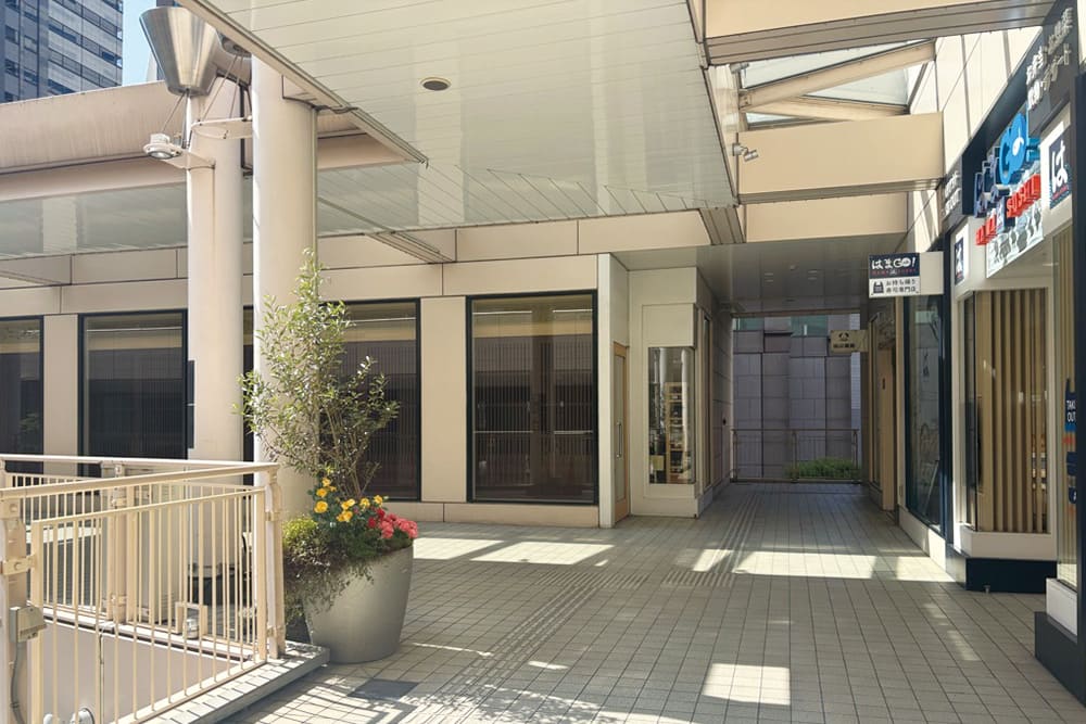 天王洲アイル駅のスカイウォーク内にある、はま寿司のテイクアウト専門店。
