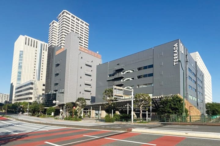 寺田倉庫と周辺のビル群
