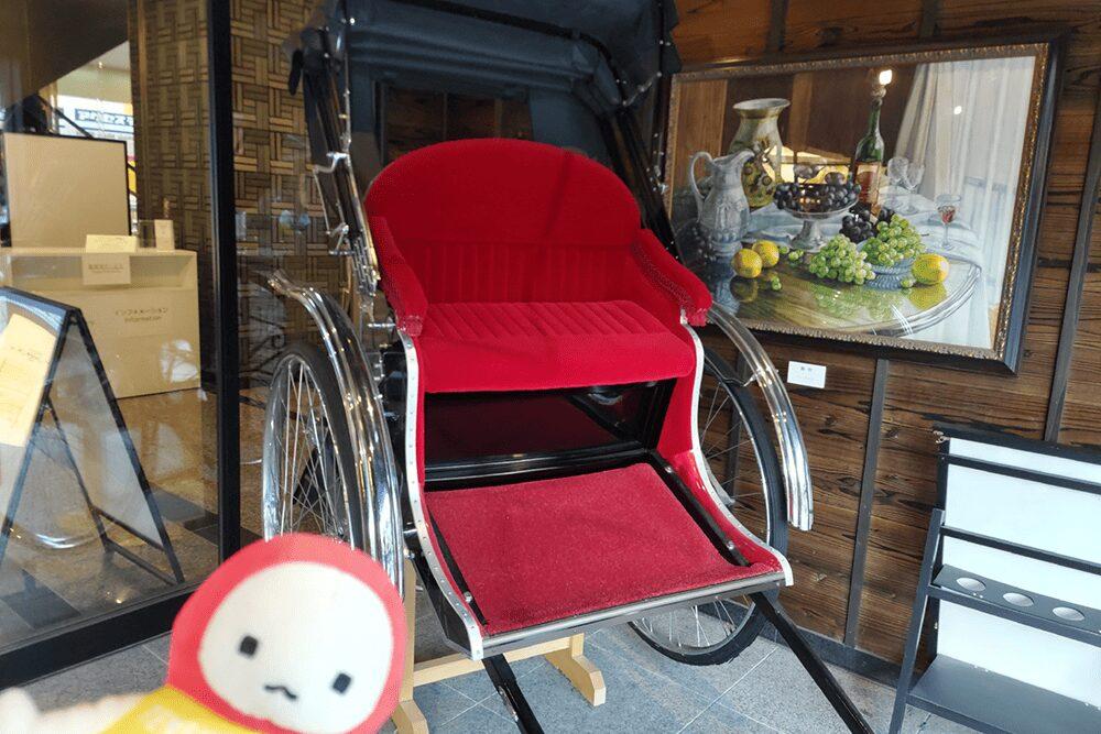 ミナカ小田原にあった人力車とてんしょうくんぬい