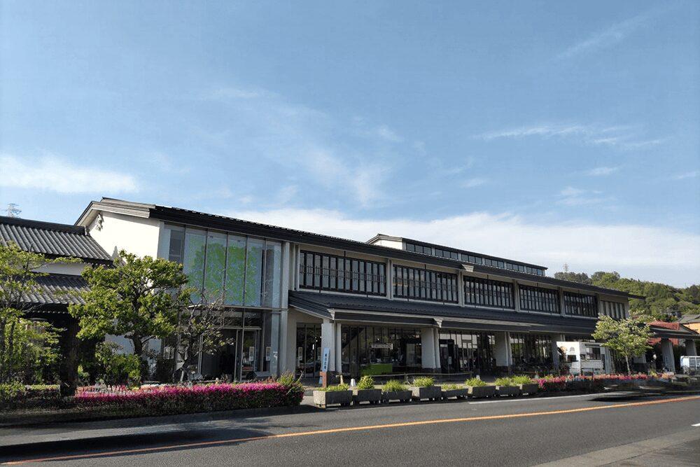 鈴廣かまぼこの本店
