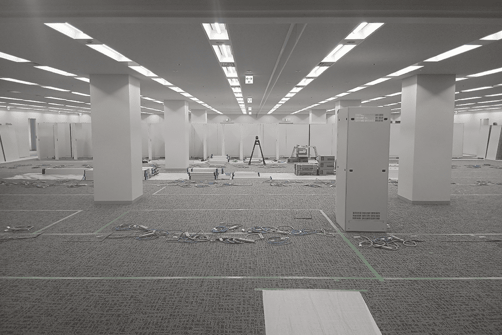 天翔オフィス天王洲ファーストタワーの正面、工事中画像