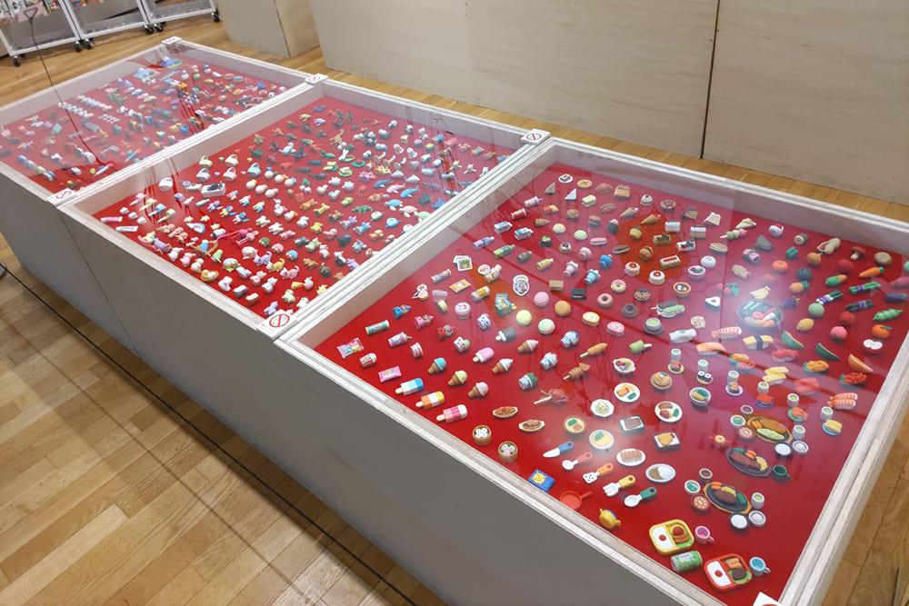 全商品が展示されていると思ったほど、圧巻のおもしろ消しゴム展示