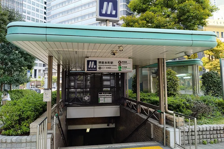 OsakaMetro各路線「堺筋本町駅」の15番出口。