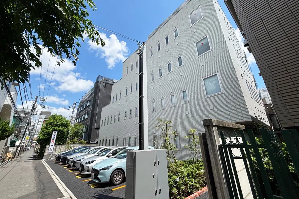 天翔オフィス新宿新大久保の外観。