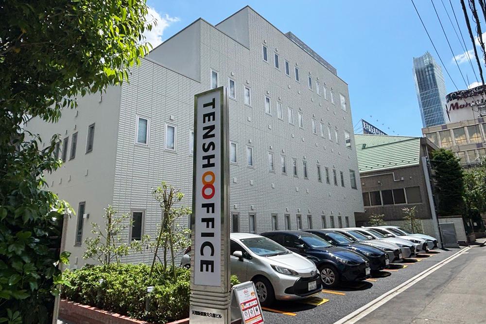 天翔オフィス新宿新大久保の外観。