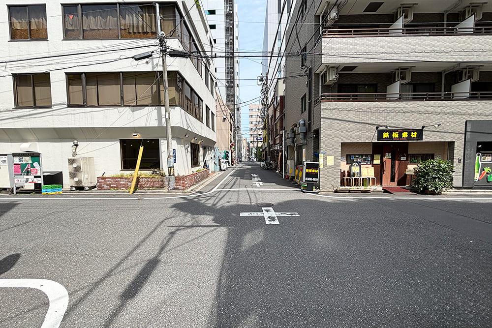 上野1丁目の交差点。