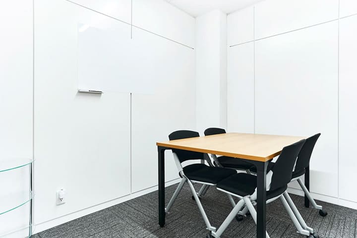 無料で使える会議室Bー天翔オフィス心斎橋